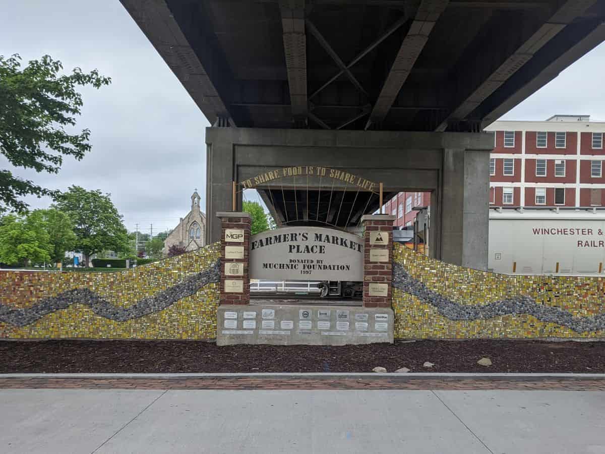 A sign marking the spot of the Atchison Farmers' Market.