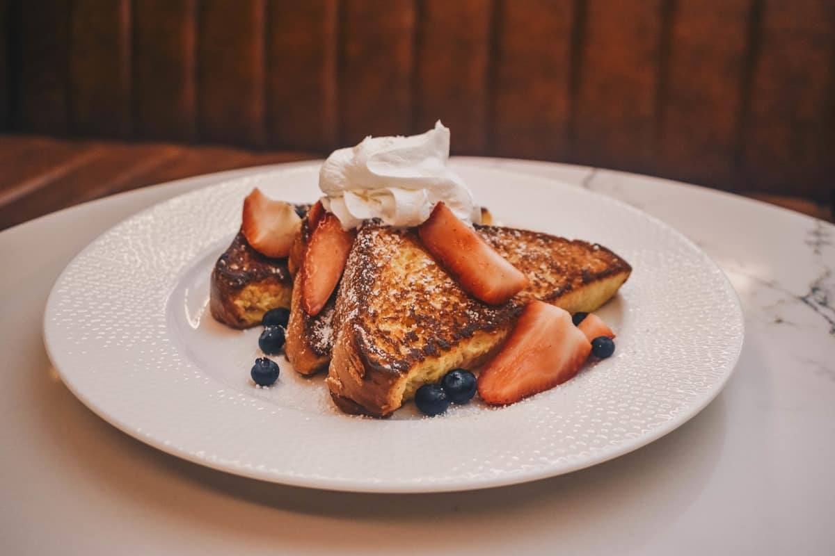Cafe La Vie is the restaurant inside Le Meridien St. Louis Clayton