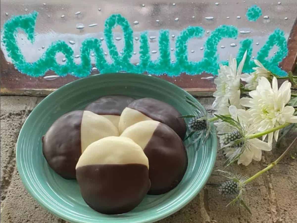 Cookies at Carlucci’s Bakery