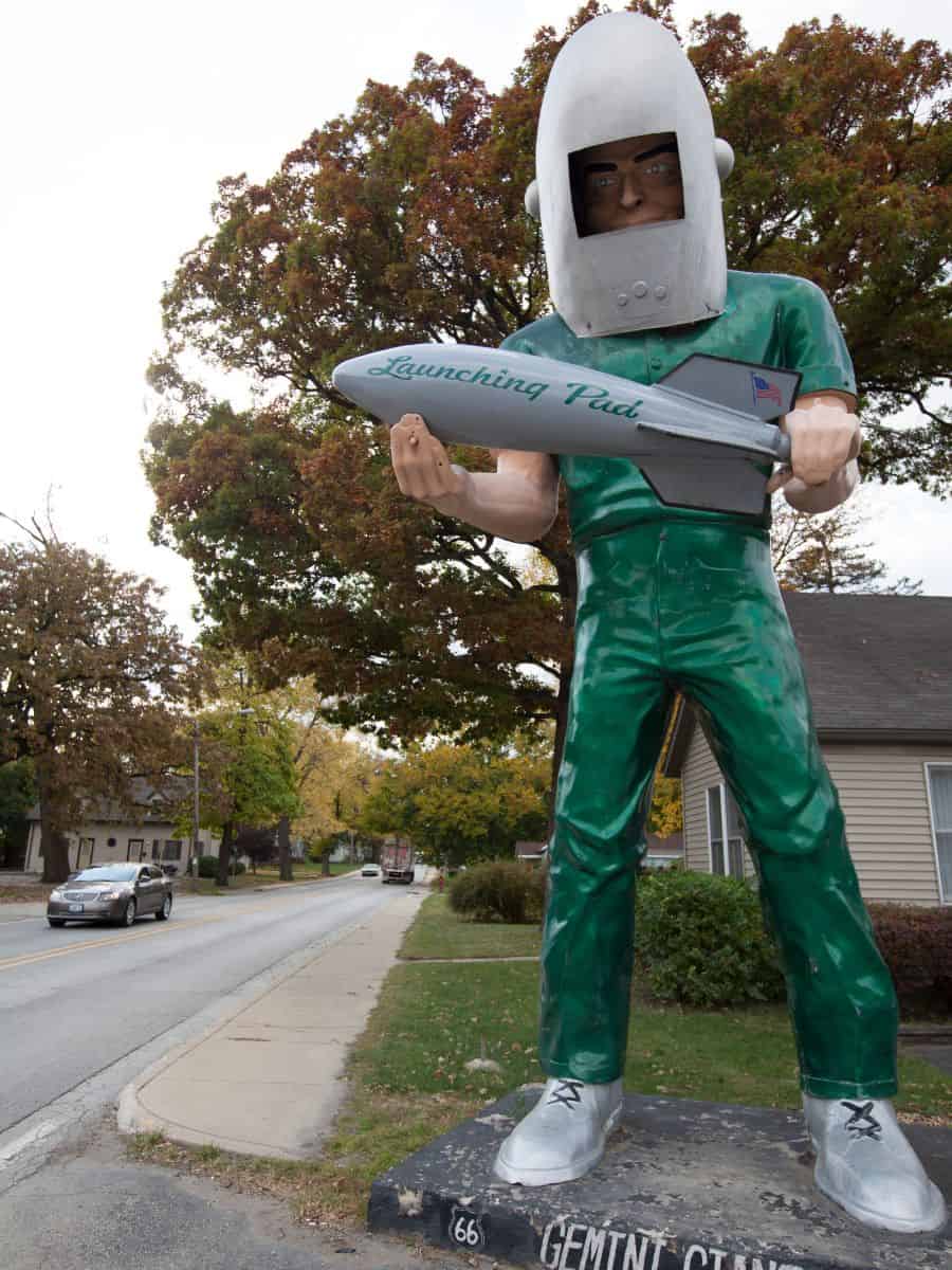 The Gemini Giant is a statue along Route 66 in Illinois.