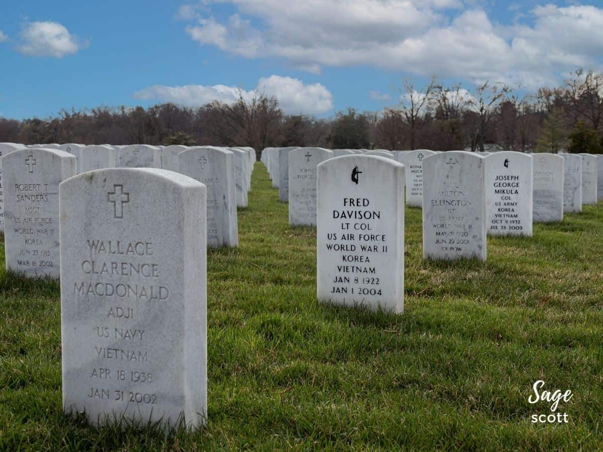Graves at Arlington National Cemetery