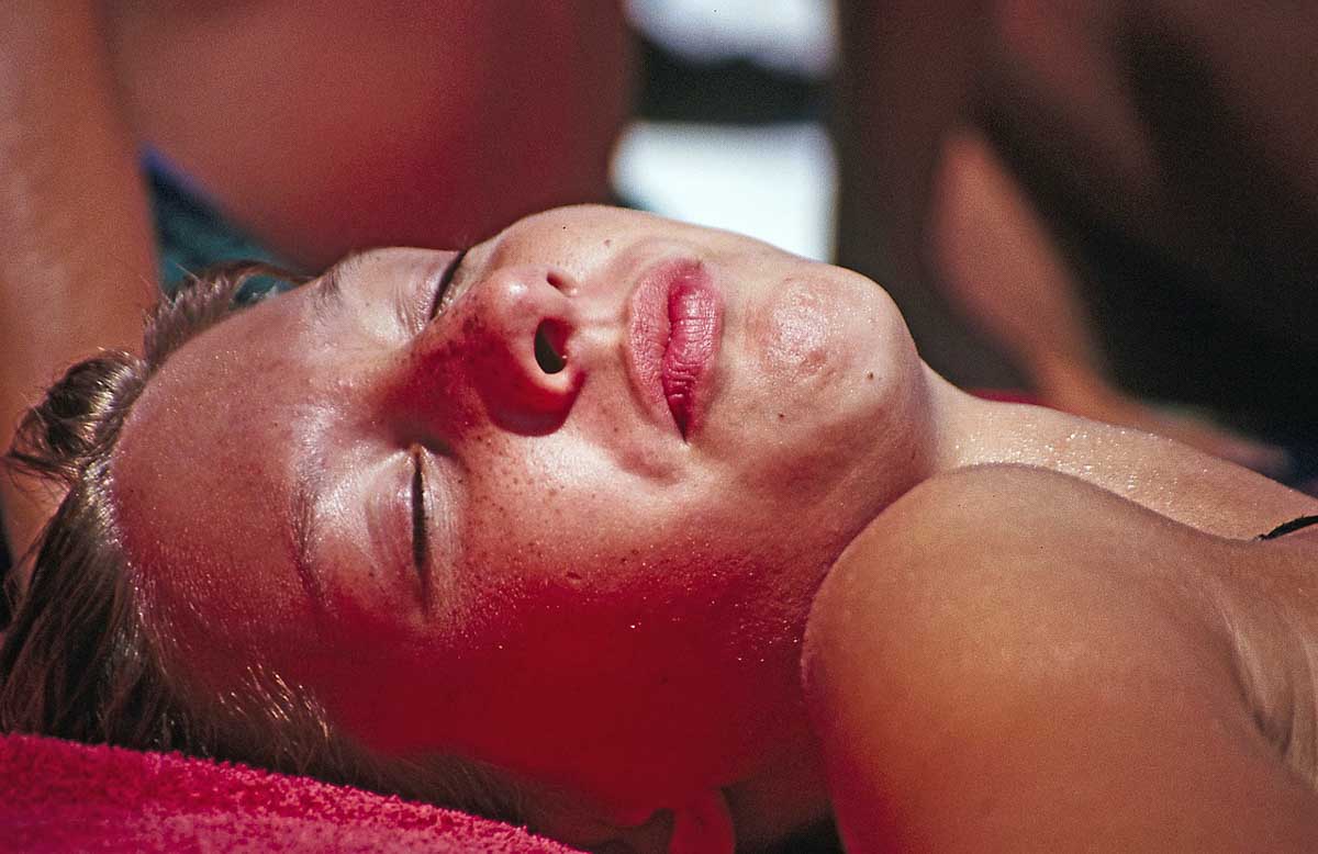 Be smart in the sun to avoid sunstroke when you travel